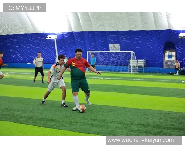 实时更新足球赛比分直播尽享精彩赛事瞬间与精彩回放分析